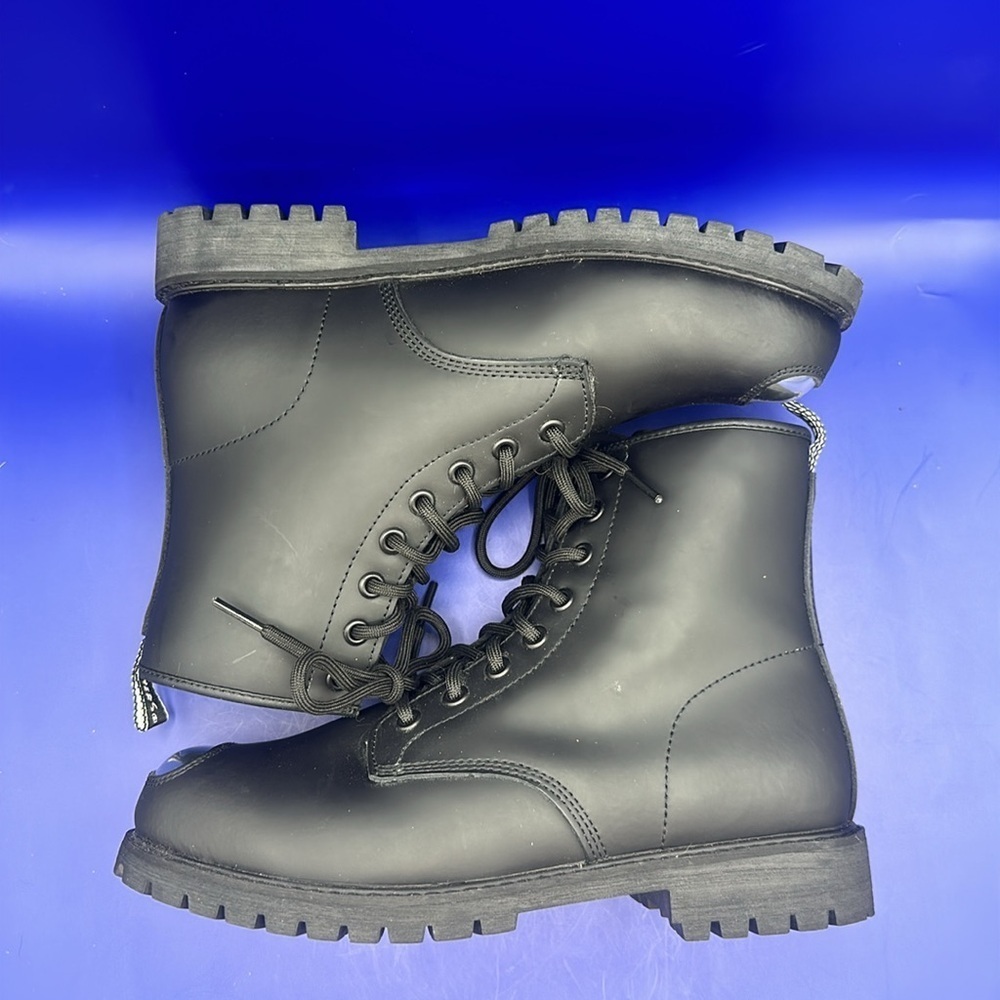 Skechers Chrome Dome Womens Black Leather Boots Size 8.0 EUC